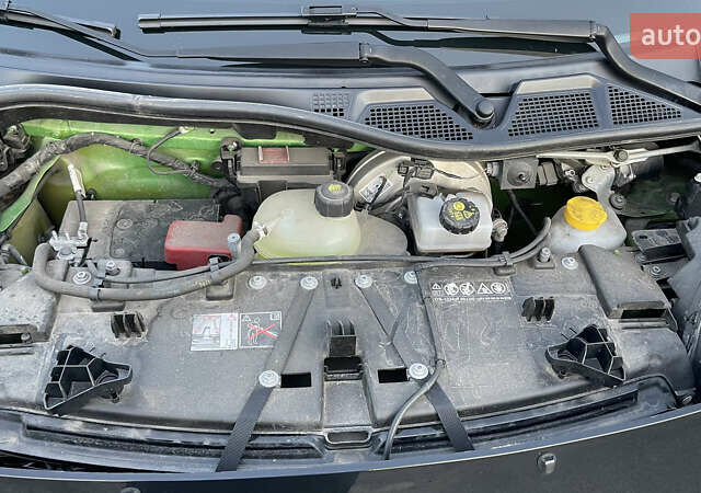 Зеленый Смарт EQ Fortwo, объемом двигателя 0 л и пробегом 48 тыс. км за 10000 $, фото 9 на Automoto.ua