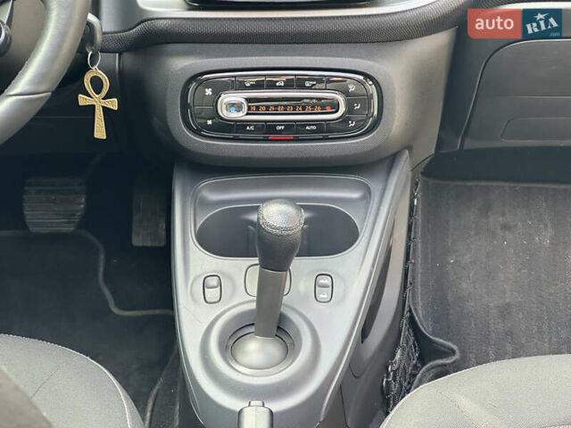 Оранжевый Смарт EQ Fortwo, объемом двигателя 0 л и пробегом 64 тыс. км за 10500 $, фото 22 на Automoto.ua