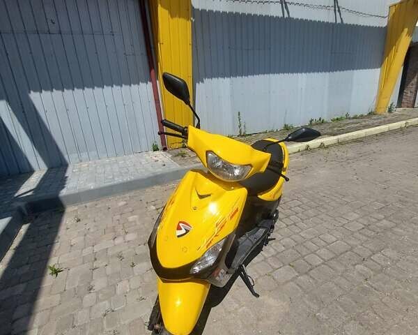 Желтый Спарк SP 125S-15, объемом двигателя 0.12 л и пробегом 1 тыс. км за 719 $, фото 1 на Automoto.ua