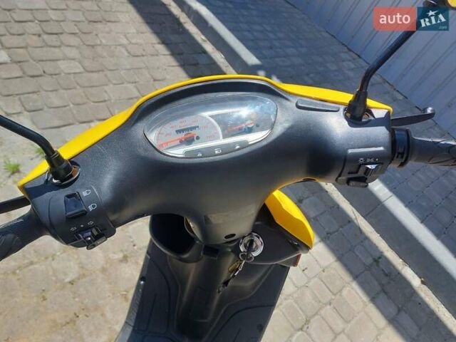 Желтый Спарк SP 125S-15, объемом двигателя 0.12 л и пробегом 1 тыс. км за 719 $, фото 6 на Automoto.ua