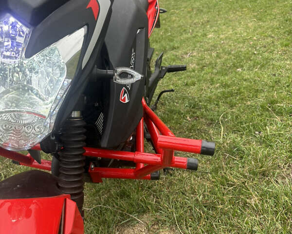 Красный Спарк SP 200R-28, объемом двигателя 0 л и пробегом 400 тыс. км за 1200 $, фото 1 на Automoto.ua
