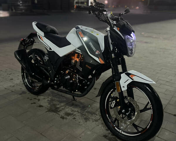 Белый Спарк SP 200R-30, объемом двигателя 0 л и пробегом 2 тыс. км за 999 $, фото 3 на Automoto.ua