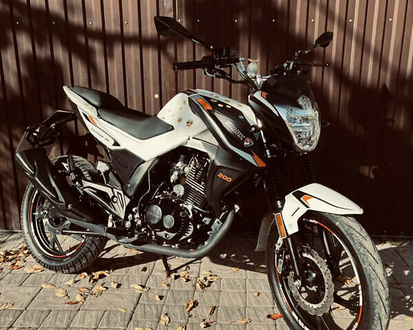 Белый Спарк SP 200R-30, объемом двигателя 0 л и пробегом 2 тыс. км за 999 $, фото 1 на Automoto.ua