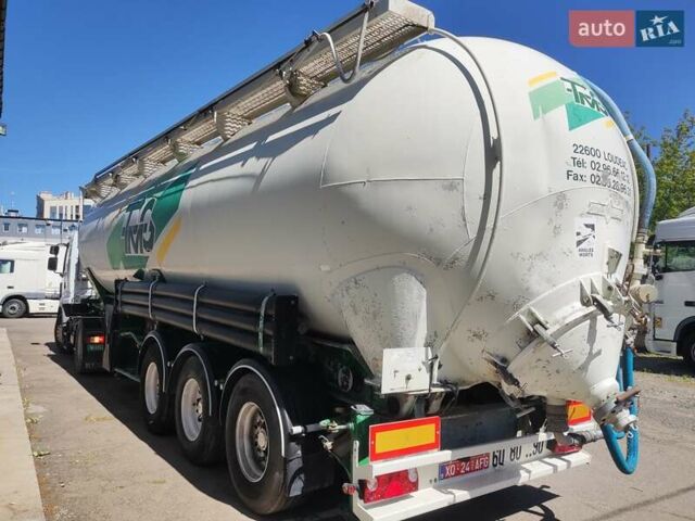 Шпитцер S27DS 2001 в Ровно на Automoto.ua Белый Шпитцер S27DS, объемом двигателя 0 л и пробегом 77 тыс. км за 17142 $, фото 5 на Automoto.ua