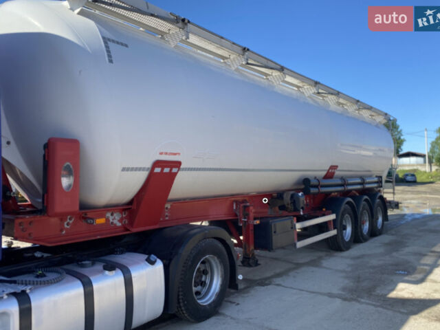 Чорний Шпітцер Silos, об'ємом двигуна 0 л та пробігом 0 тис. км за 19000 $, фото 4 на Automoto.ua