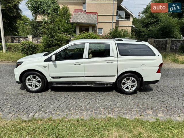 Білий Cанг Йонг Actyon, об'ємом двигуна 2 л та пробігом 180 тис. км за 14200 $, фото 5 на Automoto.ua