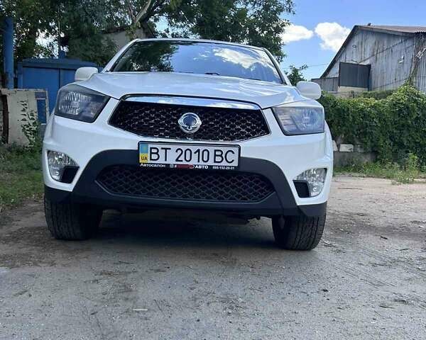 Білий Cанг Йонг Actyon, об'ємом двигуна 2 л та пробігом 180 тис. км за 14000 $, фото 5 на Automoto.ua