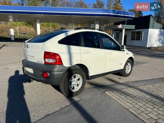 Белый Cанг Йонг Актион, объемом двигателя 2 л и пробегом 230 тыс. км за 6500 $, фото 5 на Automoto.ua