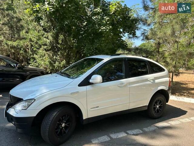 Білий Cанг Йонг Actyon, об'ємом двигуна 2 л та пробігом 152 тис. км за 7200 $, фото 2 на Automoto.ua