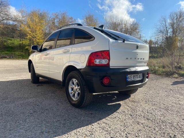 Белый Cанг Йонг Актион, объемом двигателя 2.3 л и пробегом 170 тыс. км за 6000 $, фото 6 на Automoto.ua