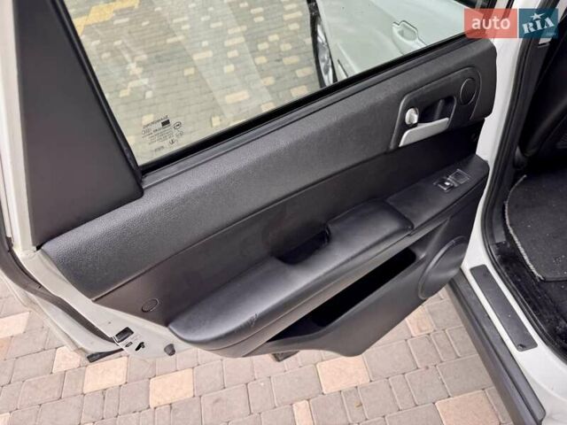 Cанг Йонг Actyon 2008 у Одесі на Automoto.ua Білий Cанг Йонг Actyon, об'ємом двигуна 2 л та пробігом 176 тис. км за 5400 $, фото 48 на Automoto.ua
