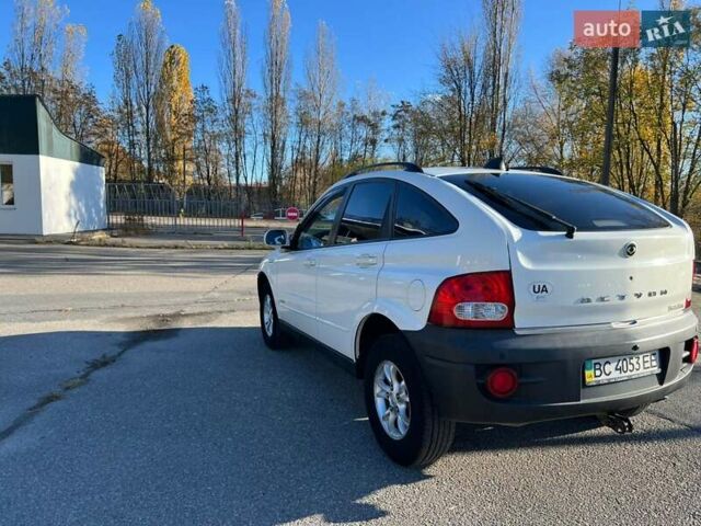 Белый Cанг Йонг Актион, объемом двигателя 2 л и пробегом 230 тыс. км за 6500 $, фото 25 на Automoto.ua