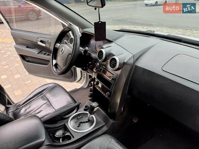 Cанг Йонг Actyon 2008 у Одесі на Automoto.ua Білий Cанг Йонг Actyon, об'ємом двигуна 2 л та пробігом 176 тис. км за 5400 $, фото 39 на Automoto.ua