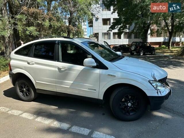 Білий Cанг Йонг Actyon, об'ємом двигуна 2 л та пробігом 152 тис. км за 7200 $, фото 8 на Automoto.ua