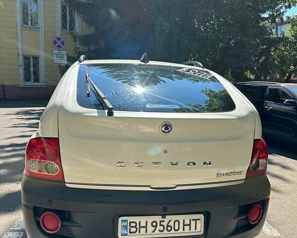 Білий Cанг Йонг Actyon, об'ємом двигуна 2 л та пробігом 152 тис. км за 7200 $, фото 1 на Automoto.ua