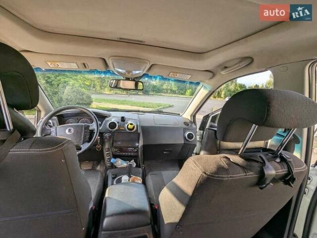 Белый Cанг Йонг Актион, объемом двигателя 2.3 л и пробегом 85 тыс. км за 8000 $, фото 1 на Automoto.ua