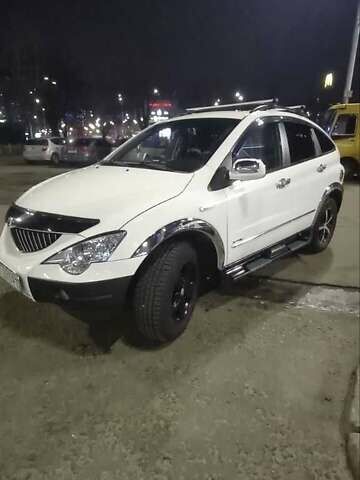 Белый Cанг Йонг Актион, объемом двигателя 2.3 л и пробегом 85 тыс. км за 8000 $, фото 12 на Automoto.ua