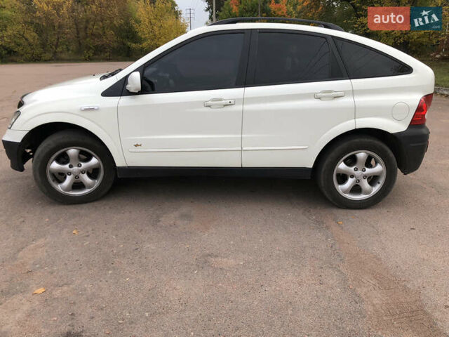 Белый Cанг Йонг Актион, объемом двигателя 2 л и пробегом 214 тыс. км за 6700 $, фото 4 на Automoto.ua