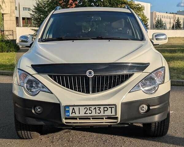 Белый Cанг Йонг Актион, объемом двигателя 2.3 л и пробегом 85 тыс. км за 8000 $, фото 11 на Automoto.ua