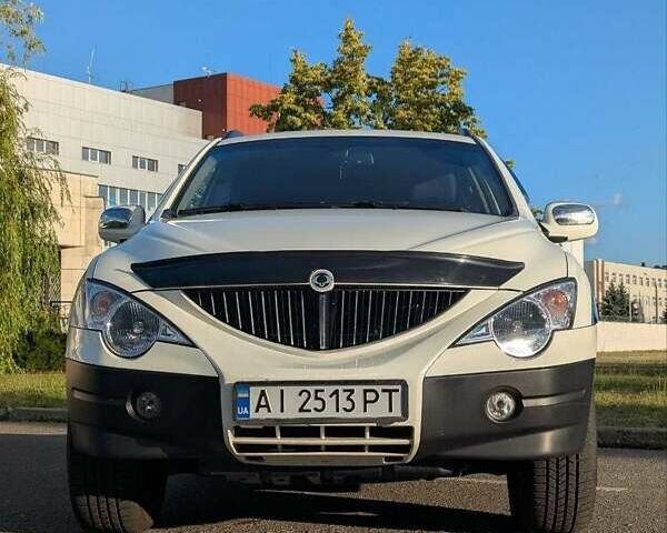 Белый Cанг Йонг Актион, объемом двигателя 2.3 л и пробегом 85 тыс. км за 8000 $, фото 14 на Automoto.ua