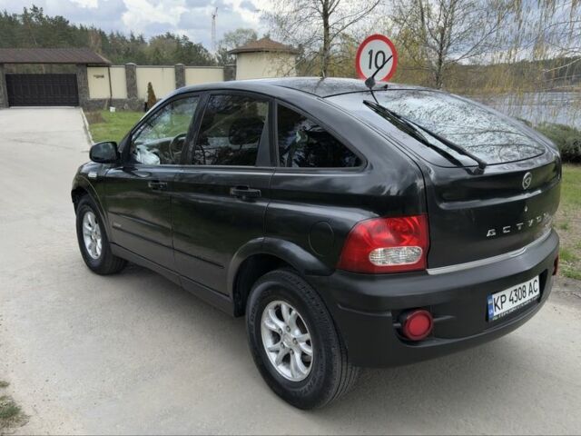 Черный Cанг Йонг Актион, объемом двигателя 1.9 л и пробегом 197 тыс. км за 4800 $, фото 5 на Automoto.ua