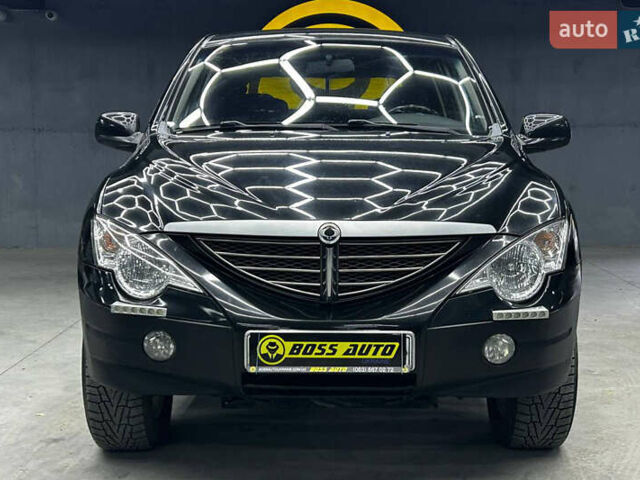 Черный Cанг Йонг Актион, объемом двигателя 0 л и пробегом 142 тыс. км за 9000 $, фото 1 на Automoto.ua