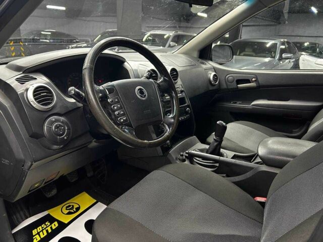 Чорний Cанг Йонг Actyon, об'ємом двигуна 2 л та пробігом 142 тис. км за 9000 $, фото 7 на Automoto.ua