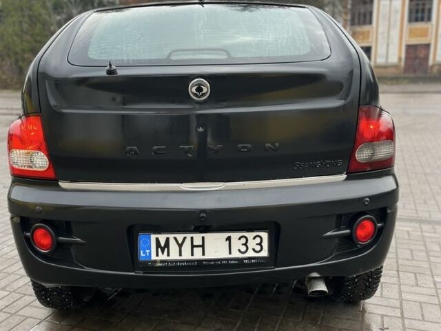 Чорний Cанг Йонг Actyon, об'ємом двигуна 2 л та пробігом 200 тис. км за 2600 $, фото 4 на Automoto.ua