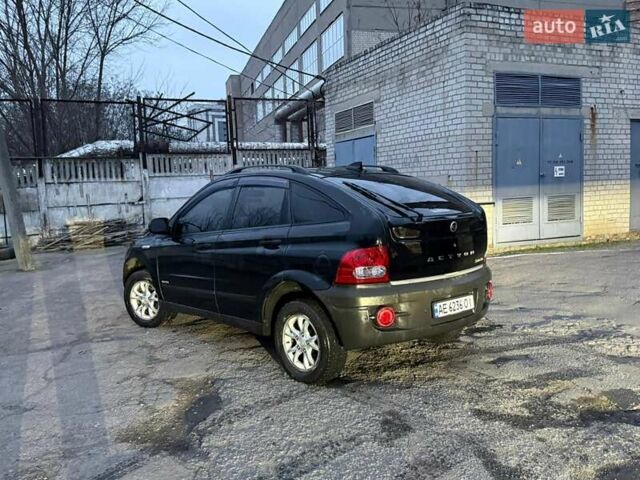 Черный Cанг Йонг Актион, объемом двигателя 2.3 л и пробегом 126 тыс. км за 5900 $, фото 3 на Automoto.ua