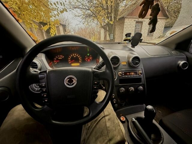 Cанг Йонг Actyon 2012 у Краматорске на Automoto.ua Чорний Cанг Йонг Actyon, об'ємом двигуна 2 л та пробігом 209 тис. км за 4519 $, фото 4 на Automoto.ua