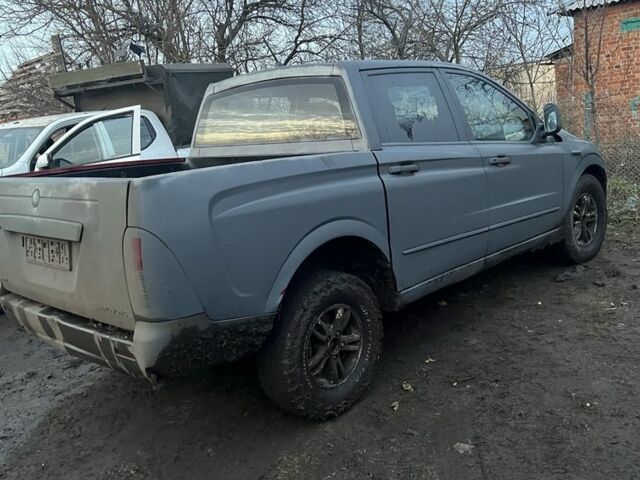 Красный Cанг Йонг Актион, объемом двигателя 2 л и пробегом 201 тыс. км за 2616 $, фото 5 на Automoto.ua