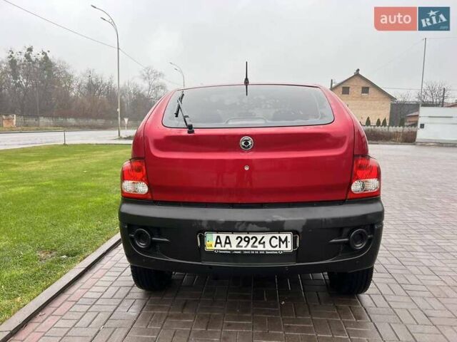 Красный Cанг Йонг Актион, объемом двигателя 2 л и пробегом 244 тыс. км за 6500 $, фото 3 на Automoto.ua