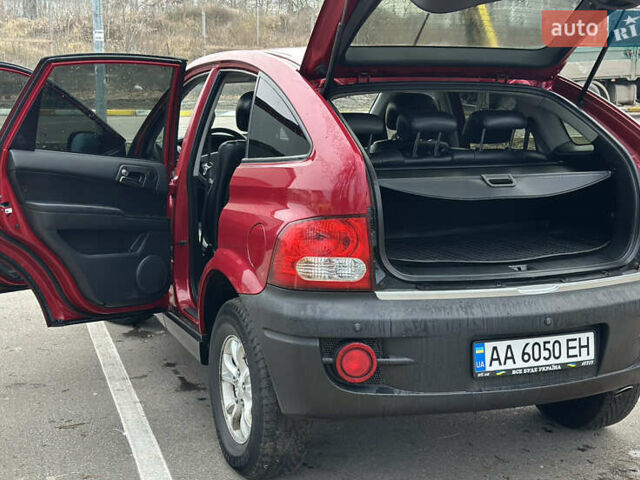 Красный Cанг Йонг Актион, объемом двигателя 2 л и пробегом 176 тыс. км за 6700 $, фото 7 на Automoto.ua