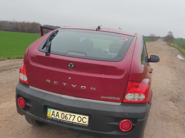 Красный Cанг Йонг Актион, объемом двигателя 2 л и пробегом 206 тыс. км за 6500 $, фото 2 на Automoto.ua