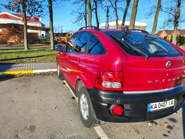 Красный Cанг Йонг Актион, объемом двигателя 2 л и пробегом 197 тыс. км за 5300 $, фото 3 на Automoto.ua