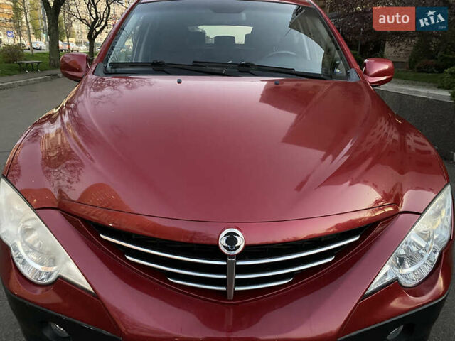 Красный Cанг Йонг Актион, объемом двигателя 2 л и пробегом 125 тыс. км за 6200 $, фото 5 на Automoto.ua