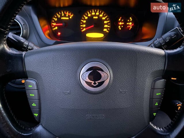 Красный Cанг Йонг Актион, объемом двигателя 2 л и пробегом 125 тыс. км за 6200 $, фото 20 на Automoto.ua