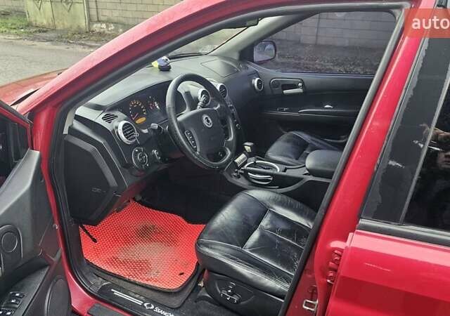 Красный Cанг Йонг Актион, объемом двигателя 2 л и пробегом 170 тыс. км за 4600 $, фото 7 на Automoto.ua