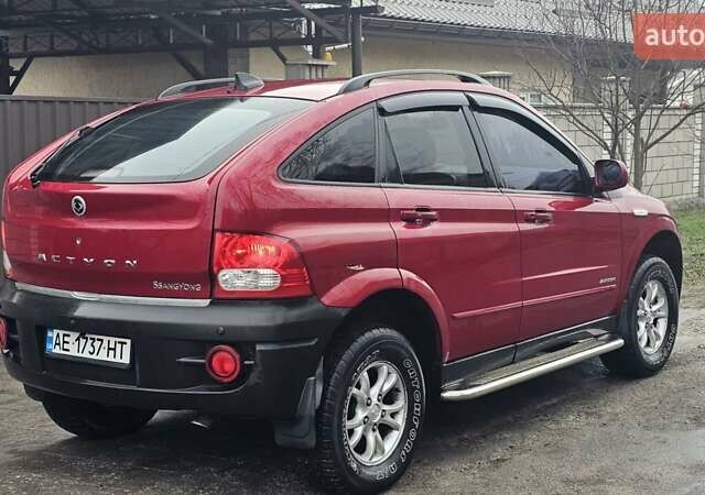Красный Cанг Йонг Актион, объемом двигателя 2 л и пробегом 170 тыс. км за 4600 $, фото 3 на Automoto.ua