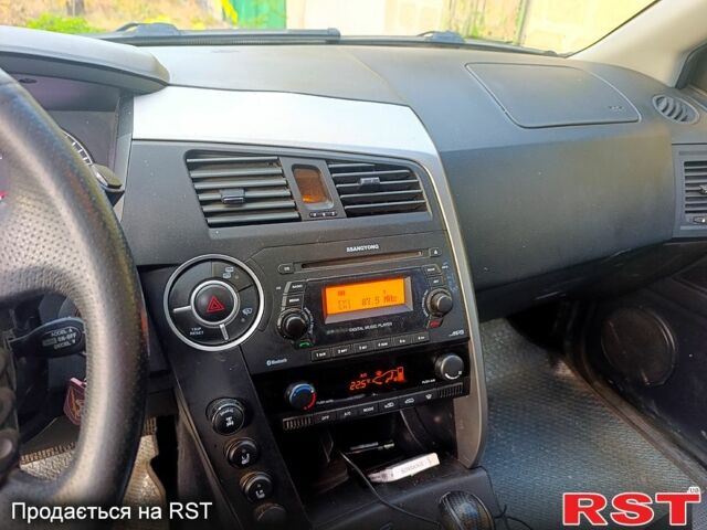 Cанг Йонг Актион, объемом двигателя 2 л и пробегом 325 тыс. км за 5100 $, фото 11 на Automoto.ua