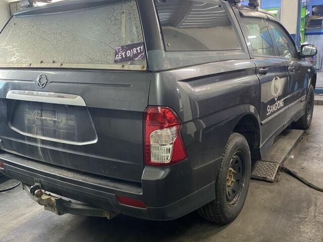 Серый Cанг Йонг Актион, объемом двигателя 2 л и пробегом 209 тыс. км за 3900 $, фото 2 на Automoto.ua