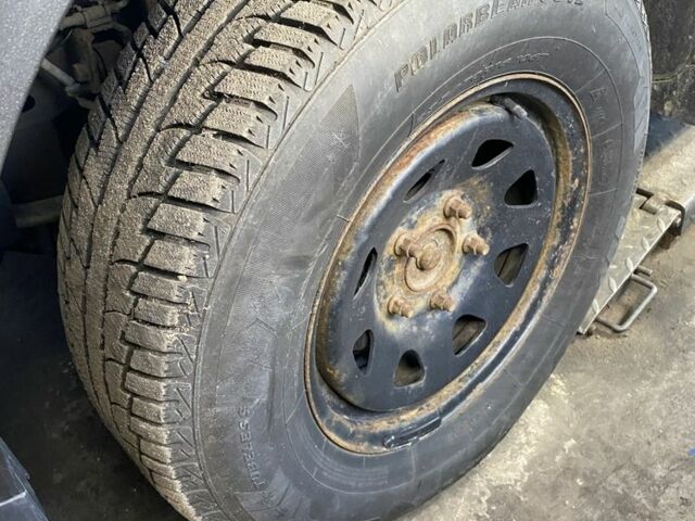 Серый Cанг Йонг Актион, объемом двигателя 2 л и пробегом 209 тыс. км за 3900 $, фото 6 на Automoto.ua