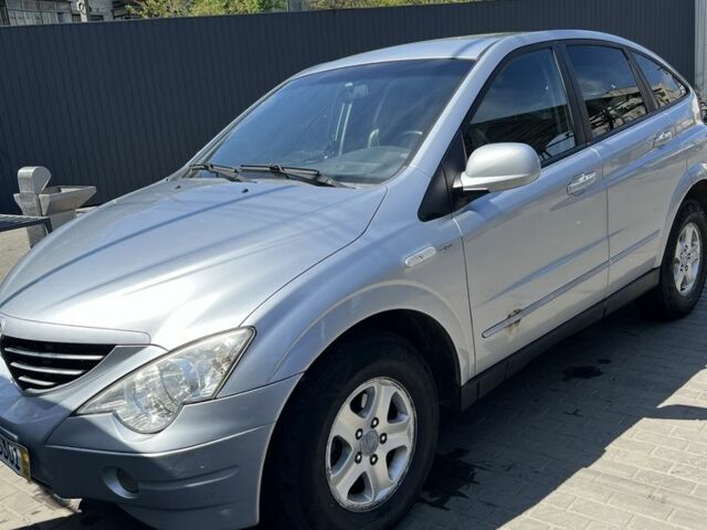 Серый Cанг Йонг Актион, объемом двигателя 2 л и пробегом 200 тыс. км за 3500 $, фото 2 на Automoto.ua