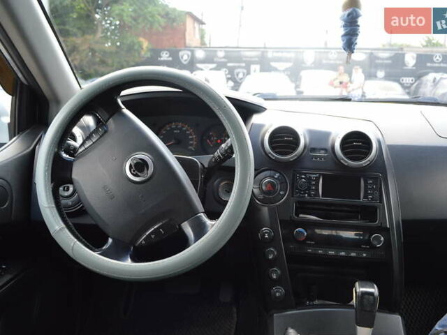 Серый Cанг Йонг Актион, объемом двигателя 2 л и пробегом 127 тыс. км за 5900 $, фото 10 на Automoto.ua