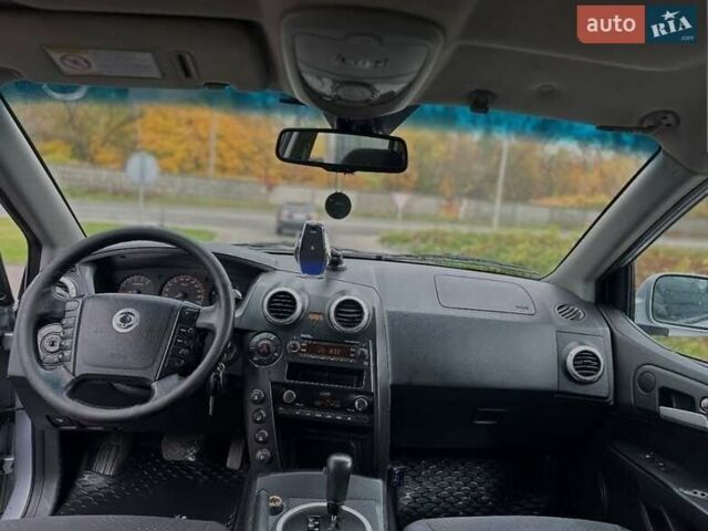Серый Cанг Йонг Актион, объемом двигателя 2 л и пробегом 240 тыс. км за 4350 $, фото 2 на Automoto.ua