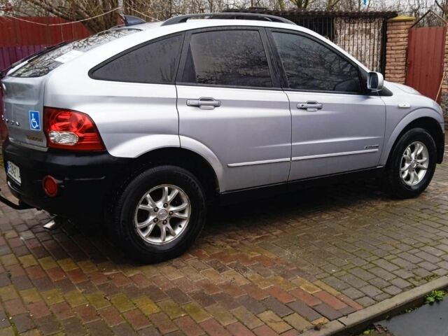 Серый Cанг Йонг Актион, объемом двигателя 2 л и пробегом 200 тыс. км за 5500 $, фото 2 на Automoto.ua