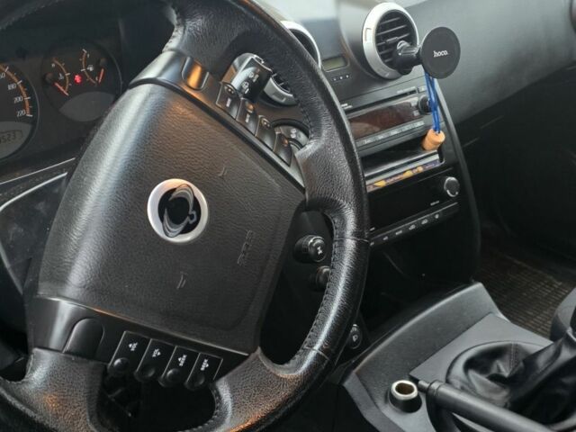 Серый Cанг Йонг Актион, объемом двигателя 2 л и пробегом 108 тыс. км за 5682 $, фото 3 на Automoto.ua