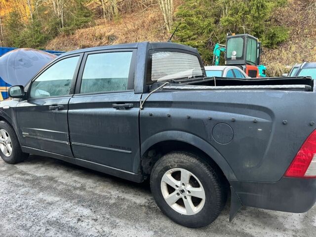 Синий Cанг Йонг Актион, объемом двигателя 2 л и пробегом 230 тыс. км за 4368 $, фото 4 на Automoto.ua