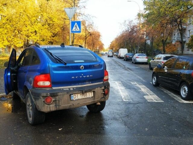 Синий Cанг Йонг Актион, объемом двигателя 2.3 л и пробегом 300 тыс. км за 4500 $, фото 3 на Automoto.ua
