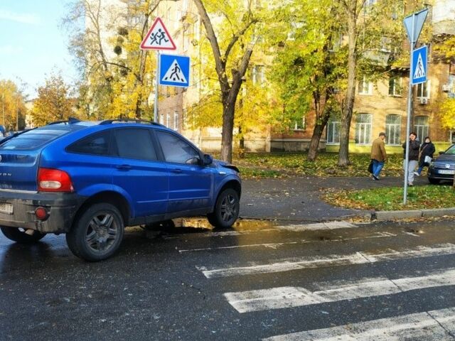 Синий Cанг Йонг Актион, объемом двигателя 2.3 л и пробегом 300 тыс. км за 4500 $, фото 2 на Automoto.ua